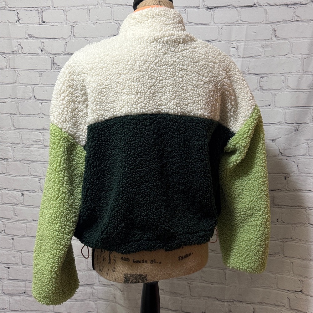 Wild Fable oversized cropped Colorblock Sherpa Jacket with Zipper & pockets - Picture 5 of 9